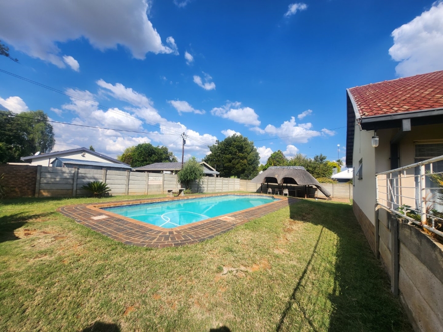 4 Bedroom Property for Sale in Flamwood North West